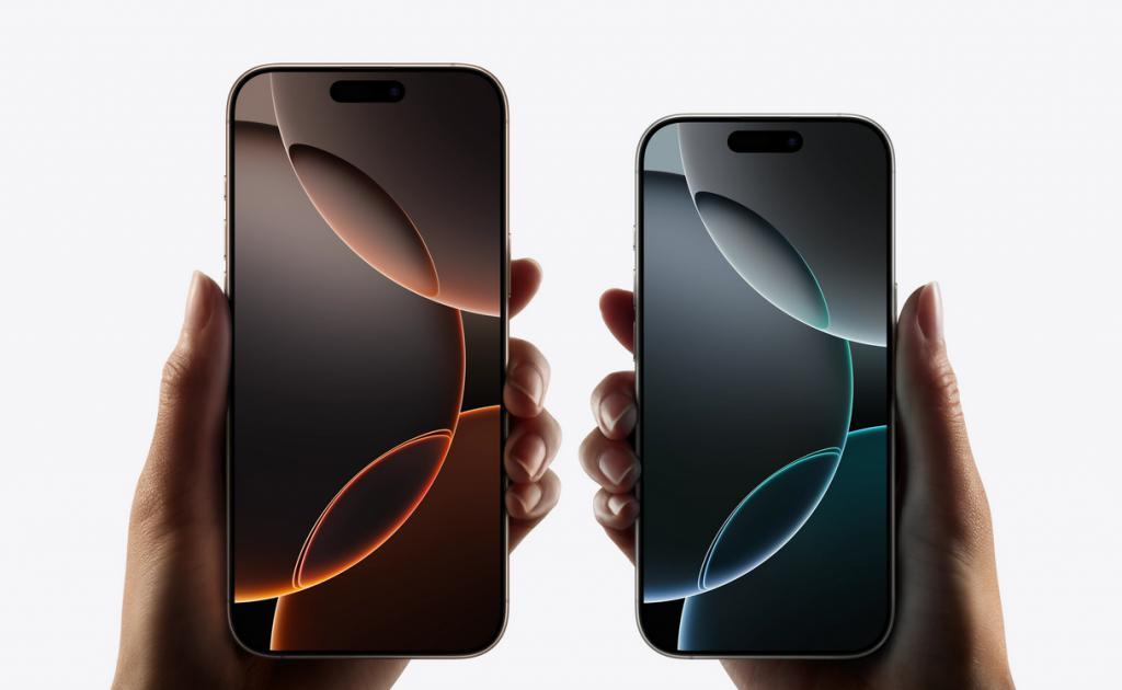 库克硬刚特朗普：iPhone 短期内不会回美国生产，原因全在“钱”上