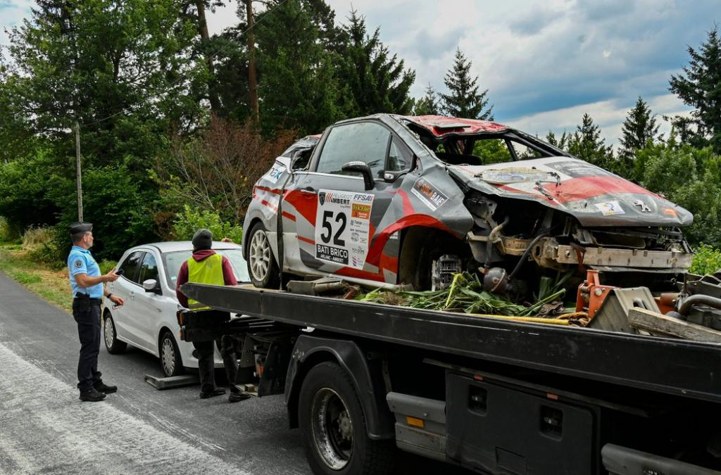 法国拉力赛惊传惨剧：赛车失控冲入人群，酿3死多伤，涉“过失杀人”立案调查