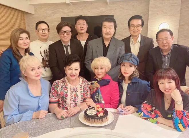 74岁前TVB女星否认剧组欺凌前花旦　点名两人不和内幕　并揭当年离巢原因