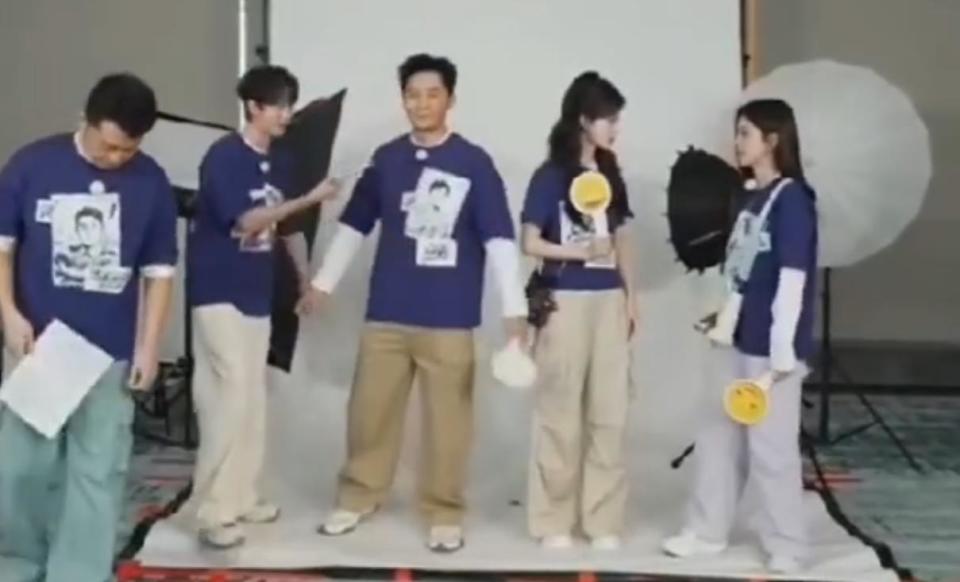 《奔跑吧》白鹿一句“穿长裤太开心”引热议　背后原因引发网友热议